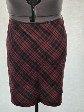 Women's Plaid Pencil Skirt - Red & Black